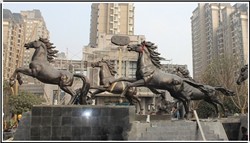 广场铜马雕塑价格